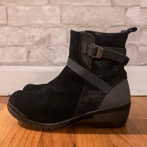 Black ankle bootie size 6.5 - keen